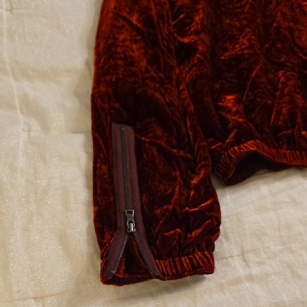 Silk BCBGMaxAzria Red Velvet Pantsuit 2 Pieces Rayon and Silk. - Picture 7 of 16
